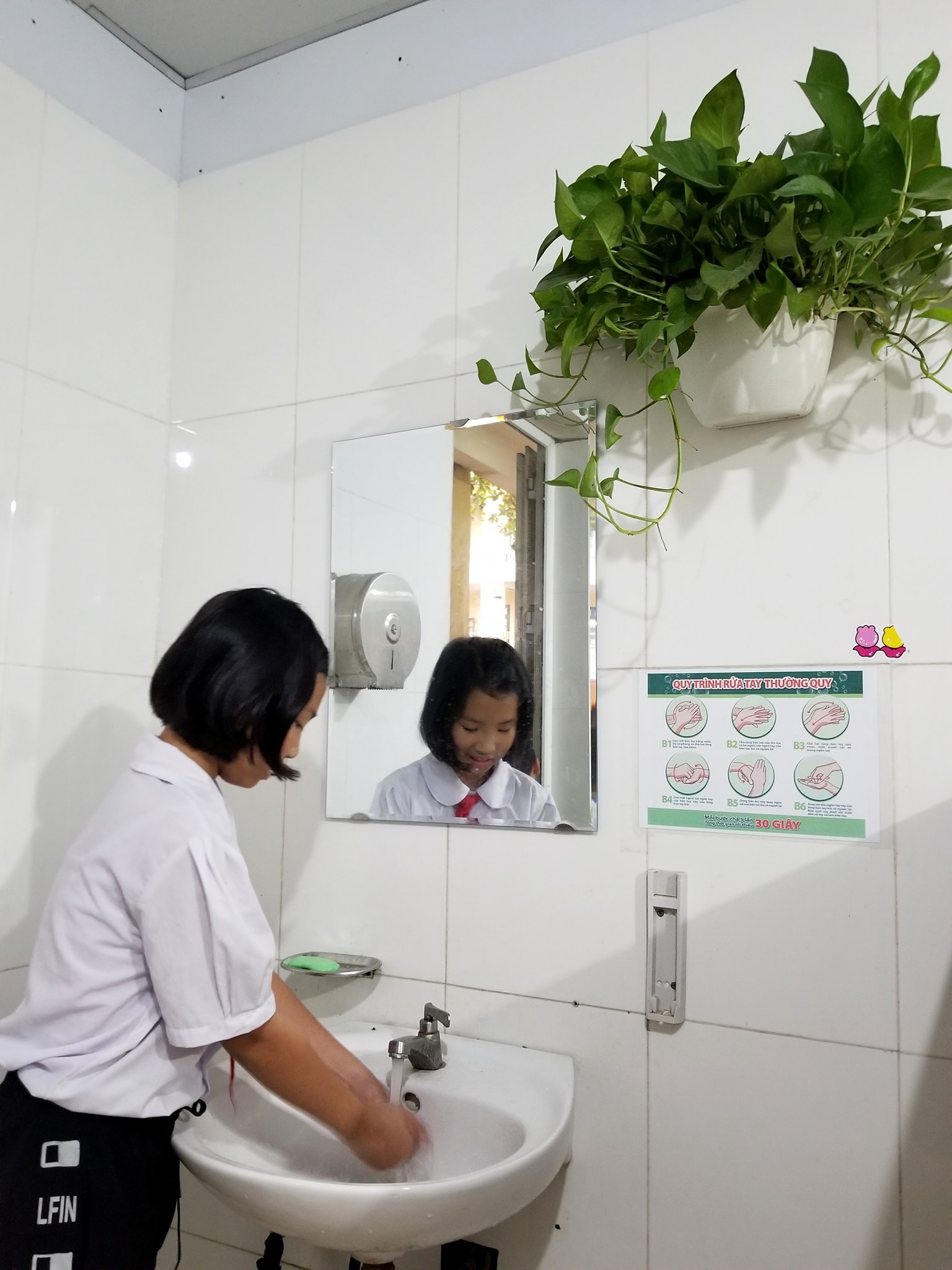 Nhà vệ sinh thân thiện trong trường học  BÁO QUẢNG NAM ONLINE  Tin tức  mới nhất