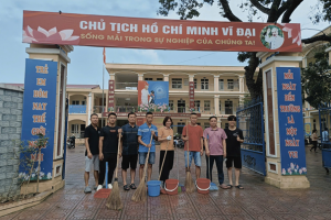 GIÁO VIÊN, NHÂN VIÊN TRƯỜNG TIỂU HỌC PHẠM TU CHUNG TAY HỖ TRỢ TRƯỜNG TIỂU HỌC YÊN MỸ, DUYÊN HÀ KHẮC PHỤC SAU CƠN BÃO YAGI