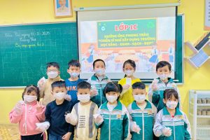 HƯỞNG ỨNG PHONG TRÀO “CHIẾN SỸ NHÍ XÂY DỰNG TRƯỜNG HỌC SÁNG – XANH – SẠCH – ĐẸP”