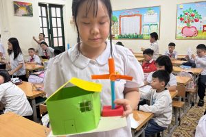 GÓC SÁNG TẠO KHỐI 5: MÔ HÌNH MÁY PHÁT ĐIỆN GIÓ VÀ MỘT SỐ ĐỒ DÙNG STEM
